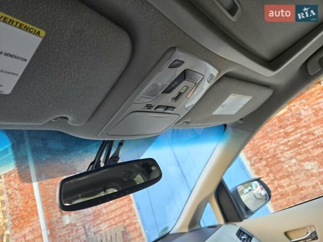 Білий Тойота Сієнна, об'ємом двигуна 3.5 л та пробігом 290 тис. км за 14000 $, фото 15 на Automoto.ua
