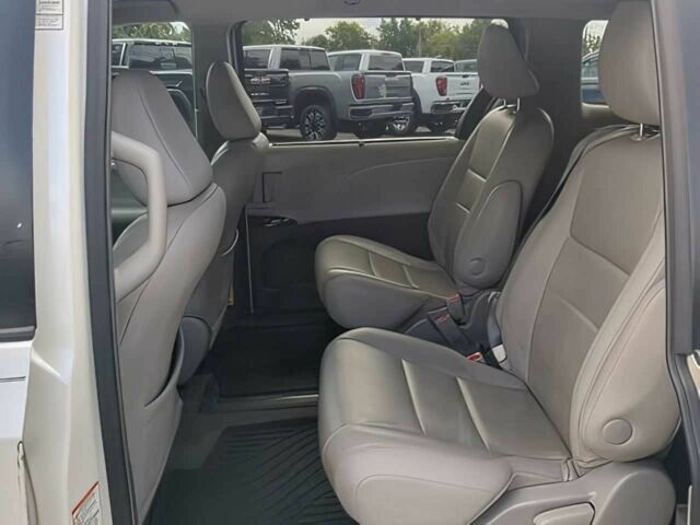 Белый Тойота Сиенна, объемом двигателя 3.5 л и пробегом 78 тыс. км за 13600 $, фото 10 на Automoto.ua