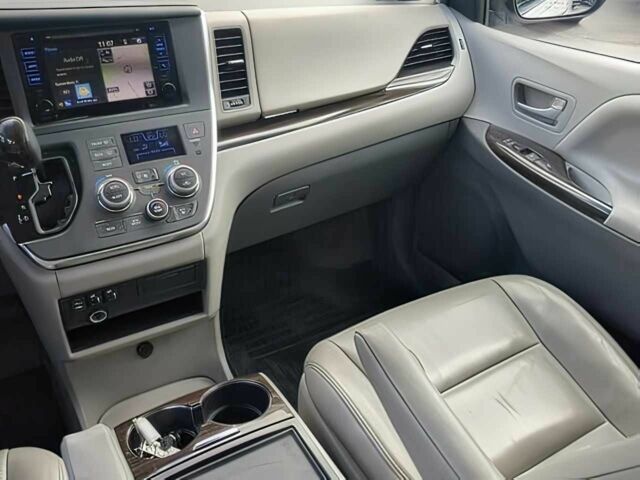 Белый Тойота Сиенна, объемом двигателя 3.5 л и пробегом 78 тыс. км за 13600 $, фото 8 на Automoto.ua