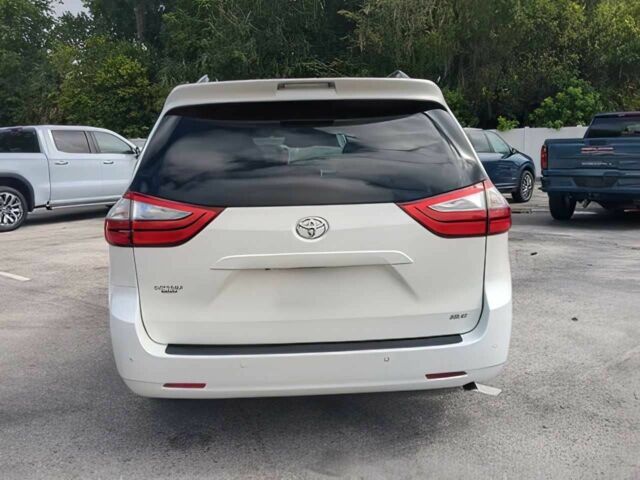 Белый Тойота Сиенна, объемом двигателя 3.5 л и пробегом 78 тыс. км за 13600 $, фото 4 на Automoto.ua