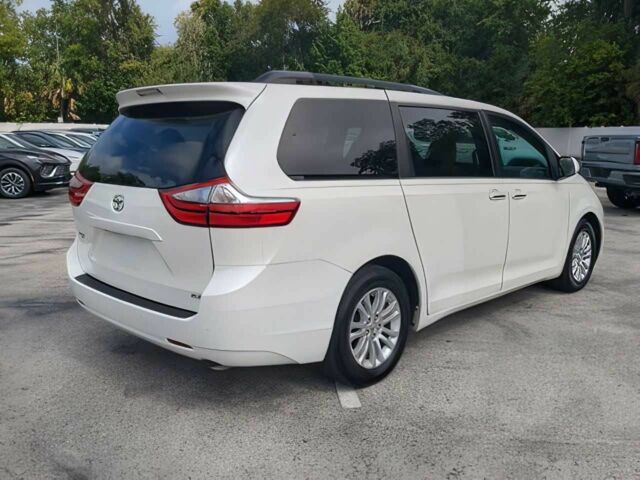 Белый Тойота Сиенна, объемом двигателя 3.5 л и пробегом 78 тыс. км за 13600 $, фото 3 на Automoto.ua