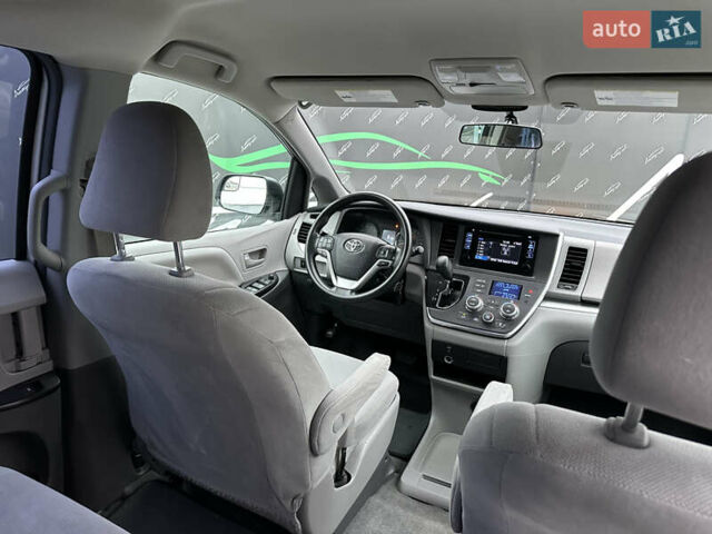 Білий Тойота Сієнна, об'ємом двигуна 3.46 л та пробігом 221 тис. км за 15500 $, фото 25 на Automoto.ua