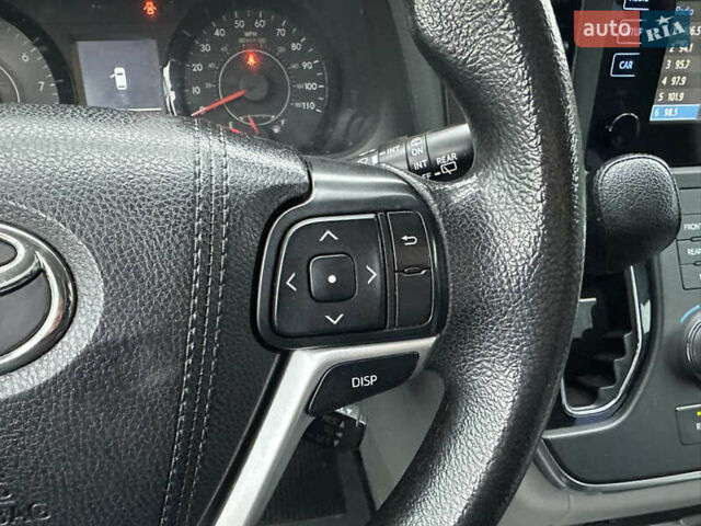 Білий Тойота Сієнна, об'ємом двигуна 3.46 л та пробігом 221 тис. км за 15500 $, фото 9 на Automoto.ua