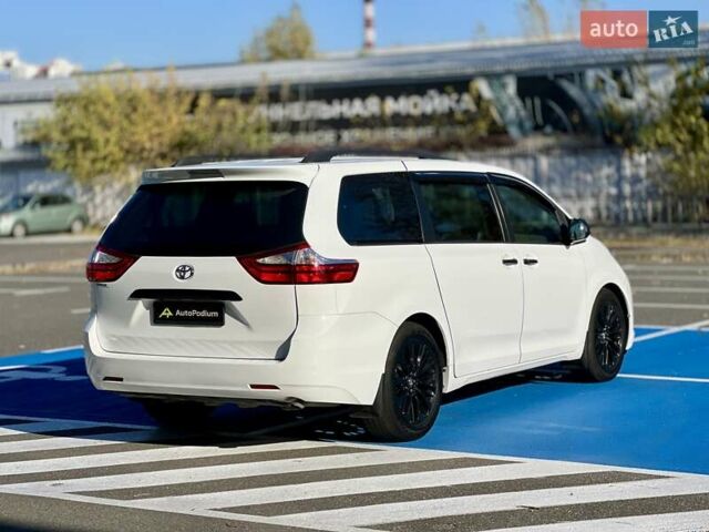 Белый Тойота Сиенна, объемом двигателя 3.46 л и пробегом 169 тыс. км за 17999 $, фото 8 на Automoto.ua