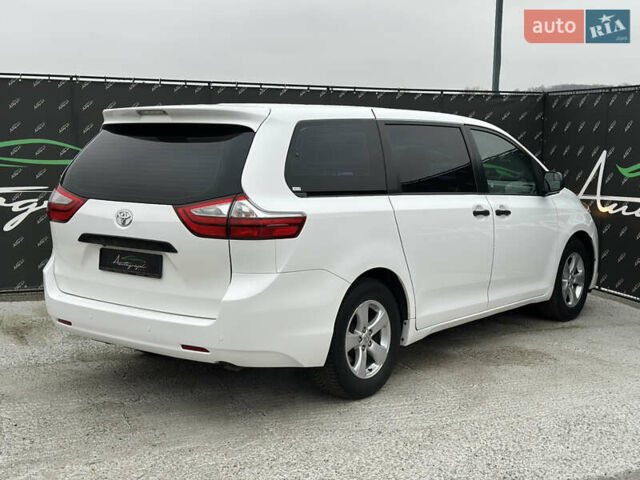 Білий Тойота Сієнна, об'ємом двигуна 3.46 л та пробігом 221 тис. км за 15500 $, фото 1 на Automoto.ua