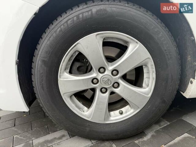 Белый Тойота Сиенна, объемом двигателя 3.5 л и пробегом 219 тыс. км за 15700 $, фото 11 на Automoto.ua