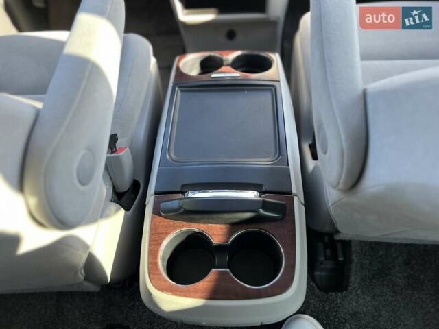 Белый Тойота Сиенна, объемом двигателя 3.46 л и пробегом 169 тыс. км за 17999 $, фото 21 на Automoto.ua