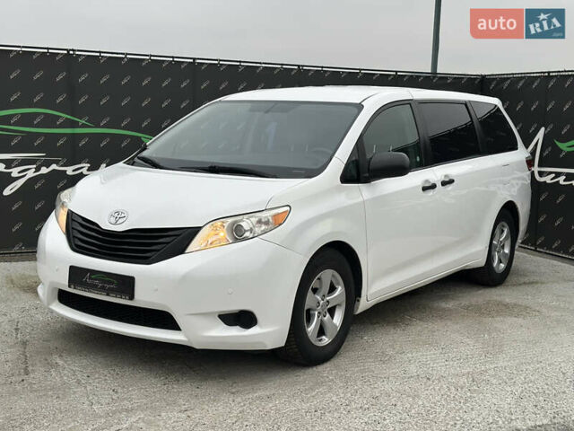 Білий Тойота Сієнна, об'ємом двигуна 3.46 л та пробігом 221 тис. км за 15500 $, фото 32 на Automoto.ua