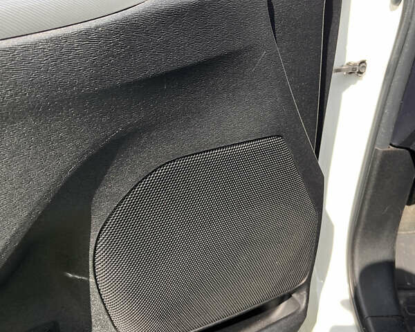 Білий Тойота Сієнна, об'ємом двигуна 3.5 л та пробігом 16 тис. км за 21200 $, фото 20 на Automoto.ua
