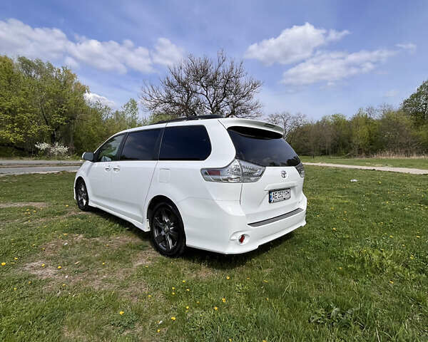Білий Тойота Сієнна, об'ємом двигуна 3.5 л та пробігом 16 тис. км за 21200 $, фото 12 на Automoto.ua
