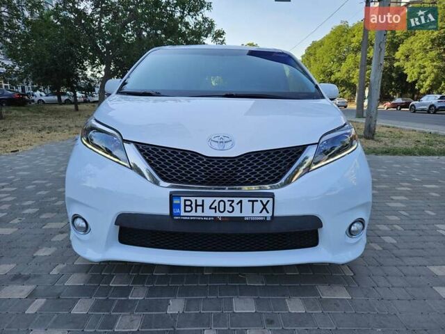 Белый Тойота Сиенна, объемом двигателя 3.5 л и пробегом 140 тыс. км за 18999 $, фото 13 на Automoto.ua