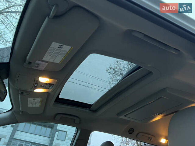 Белый Тойота Сиенна, объемом двигателя 3.5 л и пробегом 120 тыс. км за 25000 $, фото 29 на Automoto.ua