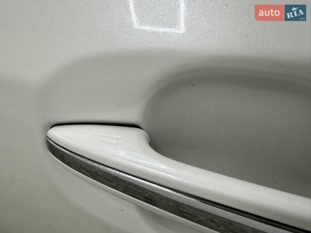 Белый Тойота Сиенна, объемом двигателя 3.46 л и пробегом 123 тыс. км за 26300 $, фото 23 на Automoto.ua