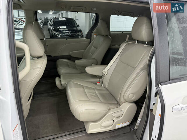 Белый Тойота Сиенна, объемом двигателя 3.46 л и пробегом 123 тыс. км за 26300 $, фото 14 на Automoto.ua