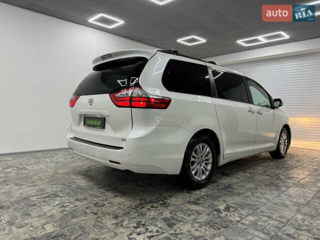 Белый Тойота Сиенна, объемом двигателя 3.46 л и пробегом 123 тыс. км за 26300 $, фото 4 на Automoto.ua