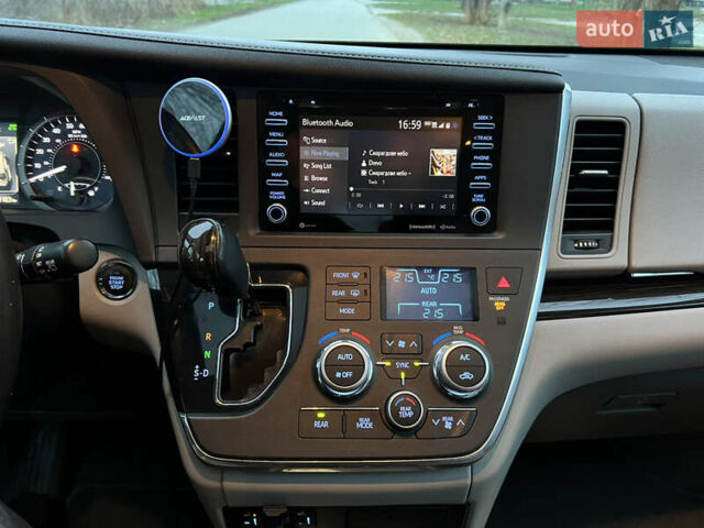 Белый Тойота Сиенна, объемом двигателя 3.5 л и пробегом 120 тыс. км за 25000 $, фото 28 на Automoto.ua