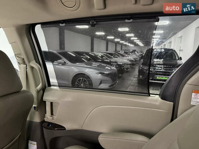 Белый Тойота Сиенна, объемом двигателя 3.46 л и пробегом 123 тыс. км за 26300 $, фото 17 на Automoto.ua
