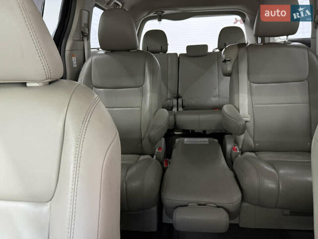 Белый Тойота Сиенна, объемом двигателя 3.46 л и пробегом 123 тыс. км за 26300 $, фото 15 на Automoto.ua