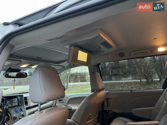 Белый Тойота Сиенна, объемом двигателя 3.5 л и пробегом 120 тыс. км за 25000 $, фото 16 на Automoto.ua