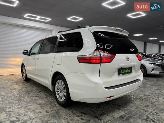 Белый Тойота Сиенна, объемом двигателя 3.46 л и пробегом 123 тыс. км за 26300 $, фото 6 на Automoto.ua