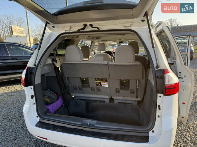 Белый Тойота Сиенна, объемом двигателя 3.46 л и пробегом 92 тыс. км за 24600 $, фото 12 на Automoto.ua