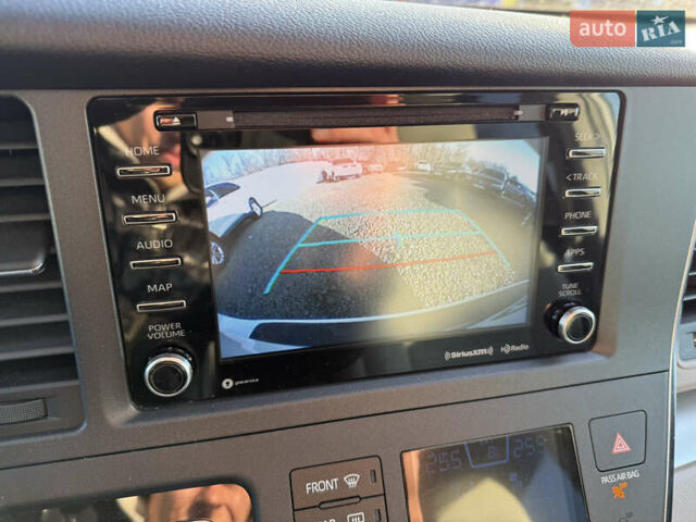 Белый Тойота Сиенна, объемом двигателя 3.46 л и пробегом 92 тыс. км за 24600 $, фото 19 на Automoto.ua