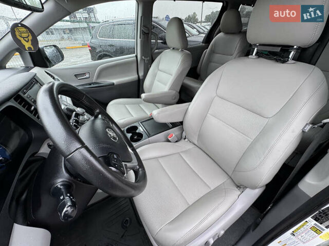 Білий Тойота Сієнна, об'ємом двигуна 3.46 л та пробігом 124 тис. км за 24990 $, фото 18 на Automoto.ua