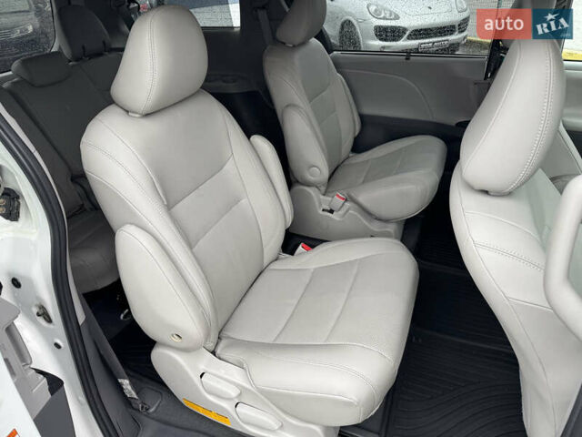Білий Тойота Сієнна, об'ємом двигуна 3.46 л та пробігом 124 тис. км за 24990 $, фото 32 на Automoto.ua