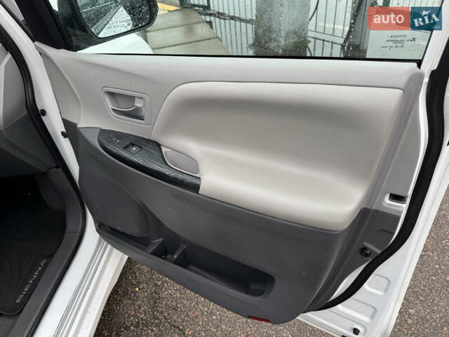 Білий Тойота Сієнна, об'ємом двигуна 3.46 л та пробігом 124 тис. км за 24990 $, фото 34 на Automoto.ua