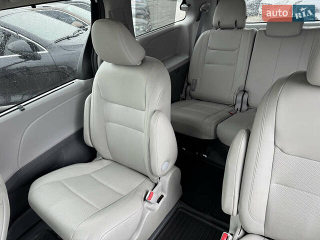 Білий Тойота Сієнна, об'ємом двигуна 3.46 л та пробігом 124 тис. км за 24990 $, фото 29 на Automoto.ua