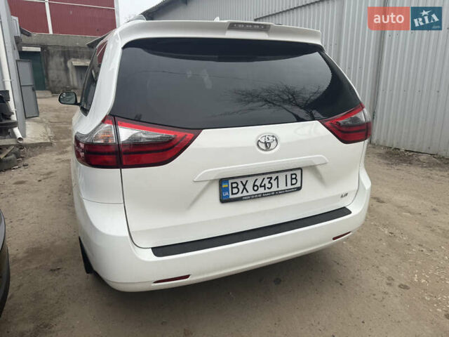 Білий Тойота Сієнна, об'ємом двигуна 3.5 л та пробігом 87 тис. км за 18900 $, фото 5 на Automoto.ua