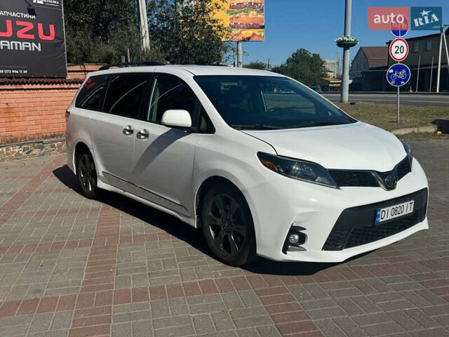 Белый Тойота Сиенна, объемом двигателя 3.46 л и пробегом 99 тыс. км за 22900 $, фото 27 на Automoto.ua