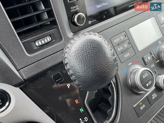 Білий Тойота Сієнна, об'ємом двигуна 3.46 л та пробігом 124 тис. км за 24990 $, фото 22 на Automoto.ua