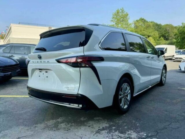 Белый Тойота Сиенна, объемом двигателя 2.5 л и пробегом 26 тыс. км за 17000 $, фото 4 на Automoto.ua