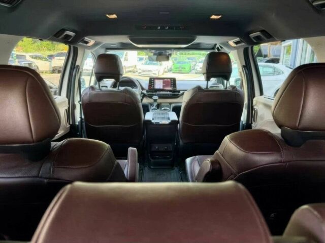 Белый Тойота Сиенна, объемом двигателя 2.5 л и пробегом 26 тыс. км за 17000 $, фото 12 на Automoto.ua