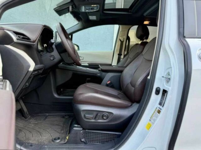 Белый Тойота Сиенна, объемом двигателя 2.5 л и пробегом 26 тыс. км за 17000 $, фото 9 на Automoto.ua