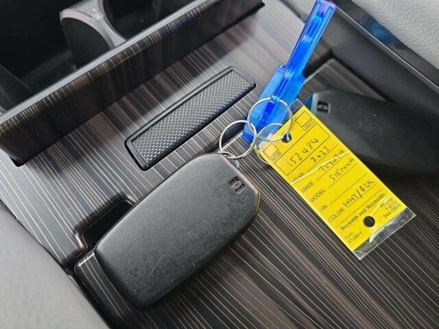 Белый Тойота Сиенна, объемом двигателя 0 л и пробегом 33 тыс. км за 24900 $, фото 13 на Automoto.ua