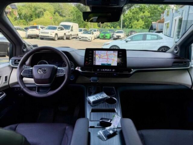 Белый Тойота Сиенна, объемом двигателя 2.5 л и пробегом 26 тыс. км за 17000 $, фото 5 на Automoto.ua