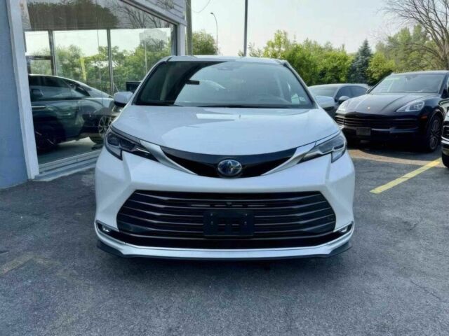 Белый Тойота Сиенна, объемом двигателя 2.5 л и пробегом 26 тыс. км за 17000 $, фото 1 на Automoto.ua