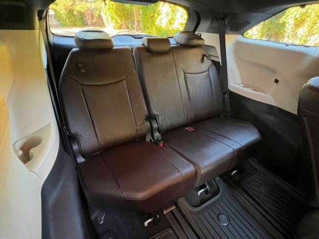 Белый Тойота Сиенна, объемом двигателя 2.5 л и пробегом 13 тыс. км за 29000 $, фото 15 на Automoto.ua