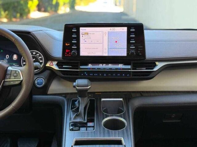 Белый Тойота Сиенна, объемом двигателя 2.5 л и пробегом 13 тыс. км за 29000 $, фото 11 на Automoto.ua