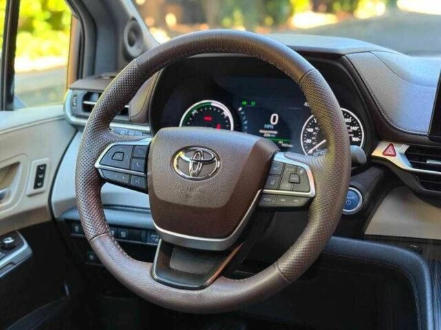 Белый Тойота Сиенна, объемом двигателя 2.5 л и пробегом 13 тыс. км за 29000 $, фото 10 на Automoto.ua