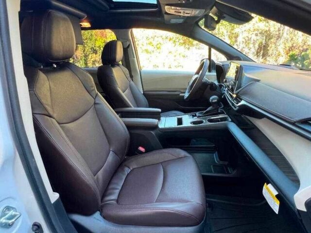 Белый Тойота Сиенна, объемом двигателя 2.5 л и пробегом 13 тыс. км за 29000 $, фото 16 на Automoto.ua