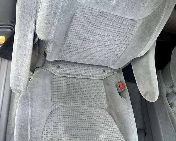 Бежевый Тойота Сиенна, объемом двигателя 3.5 л и пробегом 375 тыс. км за 9800 $, фото 46 на Automoto.ua