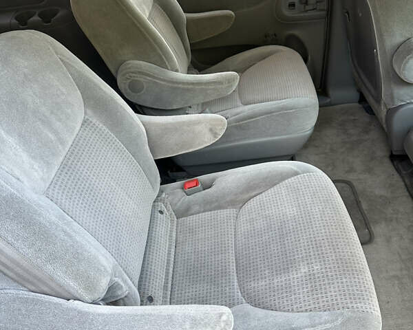 Бежевый Тойота Сиенна, объемом двигателя 3.5 л и пробегом 375 тыс. км за 9800 $, фото 47 на Automoto.ua