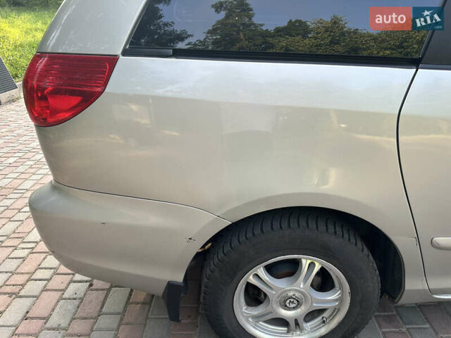 Бежевый Тойота Сиенна, объемом двигателя 3.5 л и пробегом 375 тыс. км за 9800 $, фото 23 на Automoto.ua