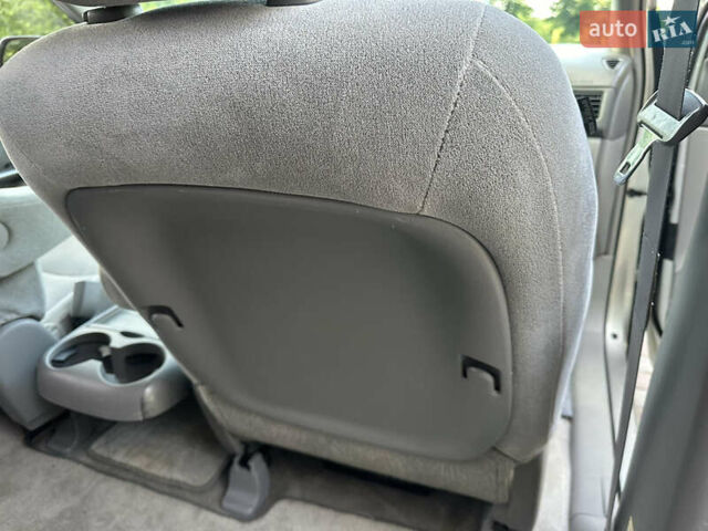 Бежевый Тойота Сиенна, объемом двигателя 3.5 л и пробегом 375 тыс. км за 9800 $, фото 41 на Automoto.ua