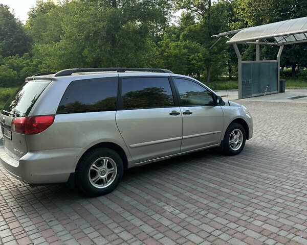 Бежевый Тойота Сиенна, объемом двигателя 3.5 л и пробегом 375 тыс. км за 9800 $, фото 4 на Automoto.ua