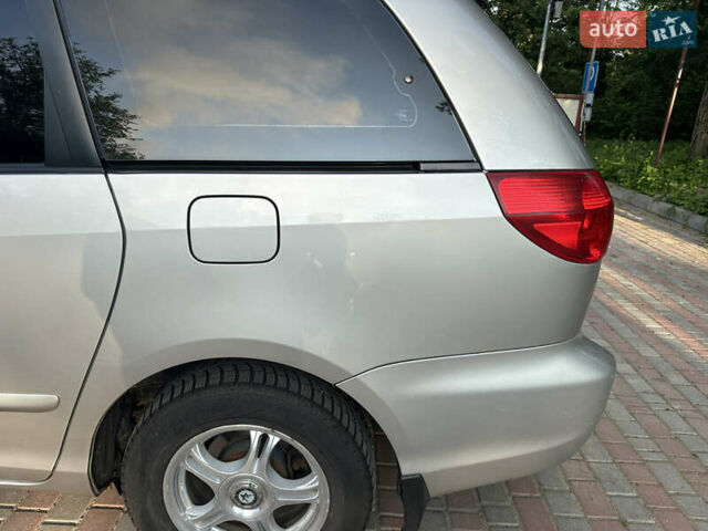 Бежевый Тойота Сиенна, объемом двигателя 3.5 л и пробегом 375 тыс. км за 9800 $, фото 24 на Automoto.ua