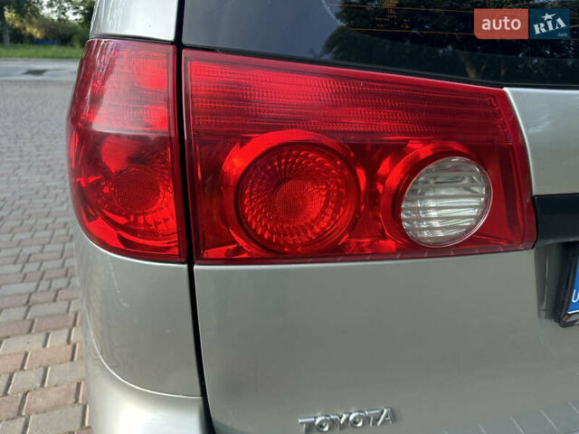 Бежевый Тойота Сиенна, объемом двигателя 3.5 л и пробегом 375 тыс. км за 9800 $, фото 74 на Automoto.ua